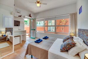 7 عدّة غرف نوم ومكواة/لوح كي وواي فاي مجانًا وملاءات أسرّة