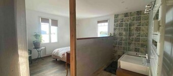 Sea view, 5 minutes from Chatelaillon beach... a lovely family home.