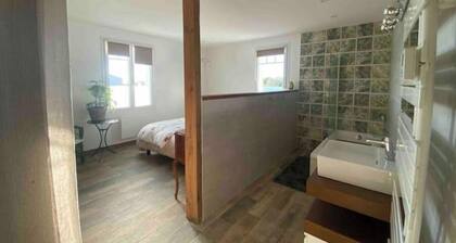 Sea view, 5 minutes from Chatelaillon beach... a lovely family home.