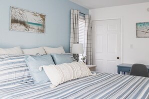 1 bedroom, desk, WiFi, bed sheets