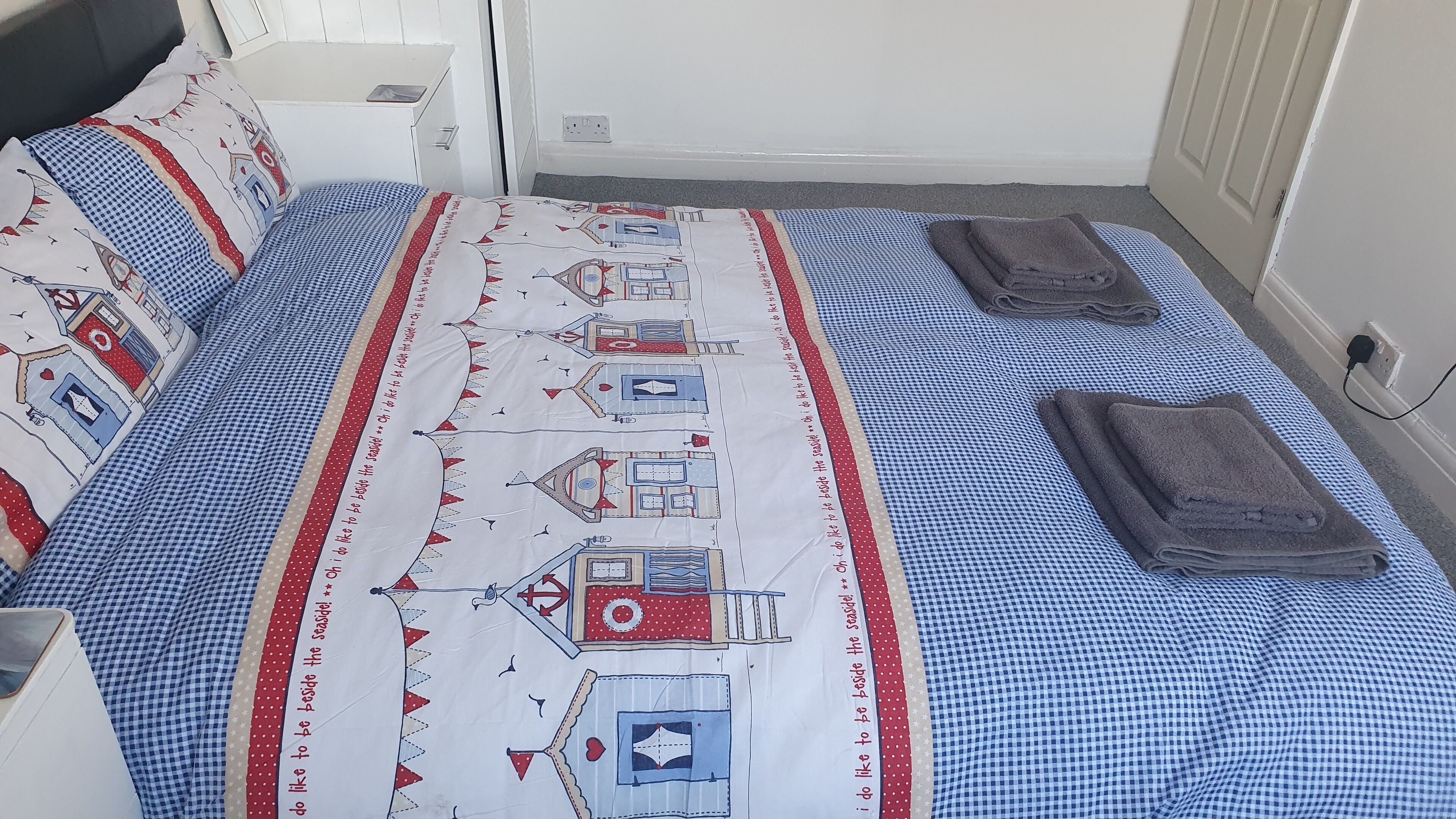 2 Schlafzimmer, Reisekinderbett, WLAN, Bettwäsche