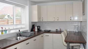 Fridge, microwave, oven, dishwasher