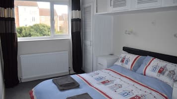 2 bedrooms, travel crib, WiFi, bed sheets