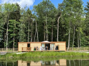 Property grounds - Cedar Boutique Lodge-dog, Fishing and Spa Access (York)