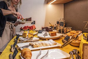Tägliches inbegriffenes Frühstücksbuffet
