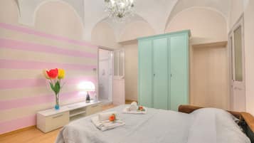 Family Apartment, Multiple Bedrooms, Sea Facing (Goccia Di Mare 50m From The Sea) | 2 bilik tidur, Wi-fi percuma, cadar katil