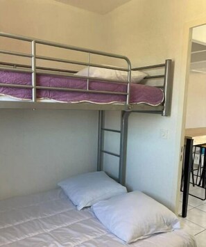 2 chambres, draps fournis