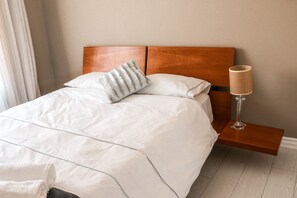 4 chambres, bureau, Wi-Fi, draps fournis