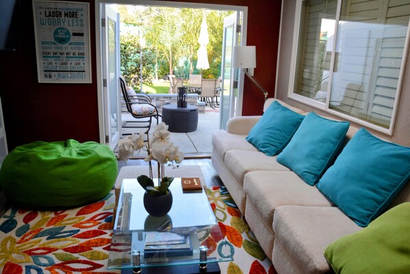 Smart TV, fireplace, DVD player, books