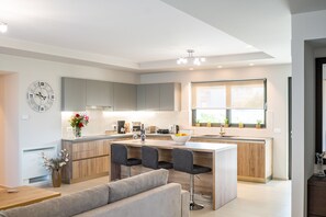 Appartement Luxe | Cuisine privée | Machine à expresso, cafetière/bouilloire, bouilloire électrique