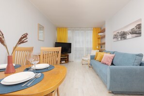 1 bedroom, free WiFi, bed sheets - Apartment Saski Garden by Renters (Warsaw)