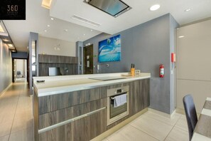 فرن، غسالة أطباق، مستلزمات طهي/أطباق/أوعية