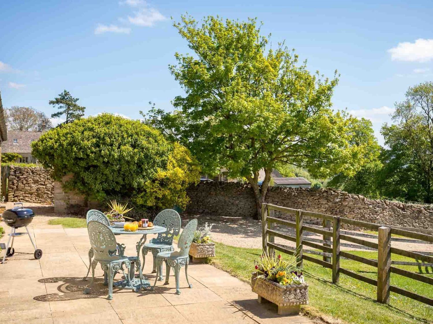 Cottage | Outdoor dining