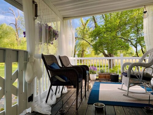 Hudson Valley Charming Cozy Farmhouse