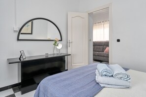 2 bedrooms, iron/ironing board, free WiFi, bed sheets - Apartment 'Carmen' with Mountain View, Wi-Fi and Air Conditioning (Nerja)