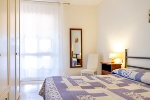 2 bedrooms, free WiFi, bed sheets - Apartment "Casa Rita" with Shared Garden & Wi-Fi (Castiglione della pescaia)