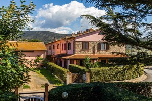 Exterior - Apartment "Casa Rita" with Shared Garden & Wi-Fi (Castiglione della pescaia)