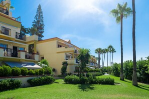 Exterior - Apartment 'Sea Front Beach Studio' with Sea View, Wi-Fi and Air Conditioning (Marbella)