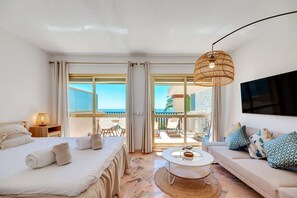 1 bedroom, iron/ironing board, free WiFi, bed sheets - Apartment 'Sea Front Beach Studio' with Sea View, Wi-Fi and Air Conditioning (Marbella)