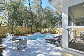 屋外プール、温水プール