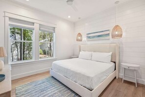 4 bedrooms, iron/ironing board, free WiFi, bed sheets