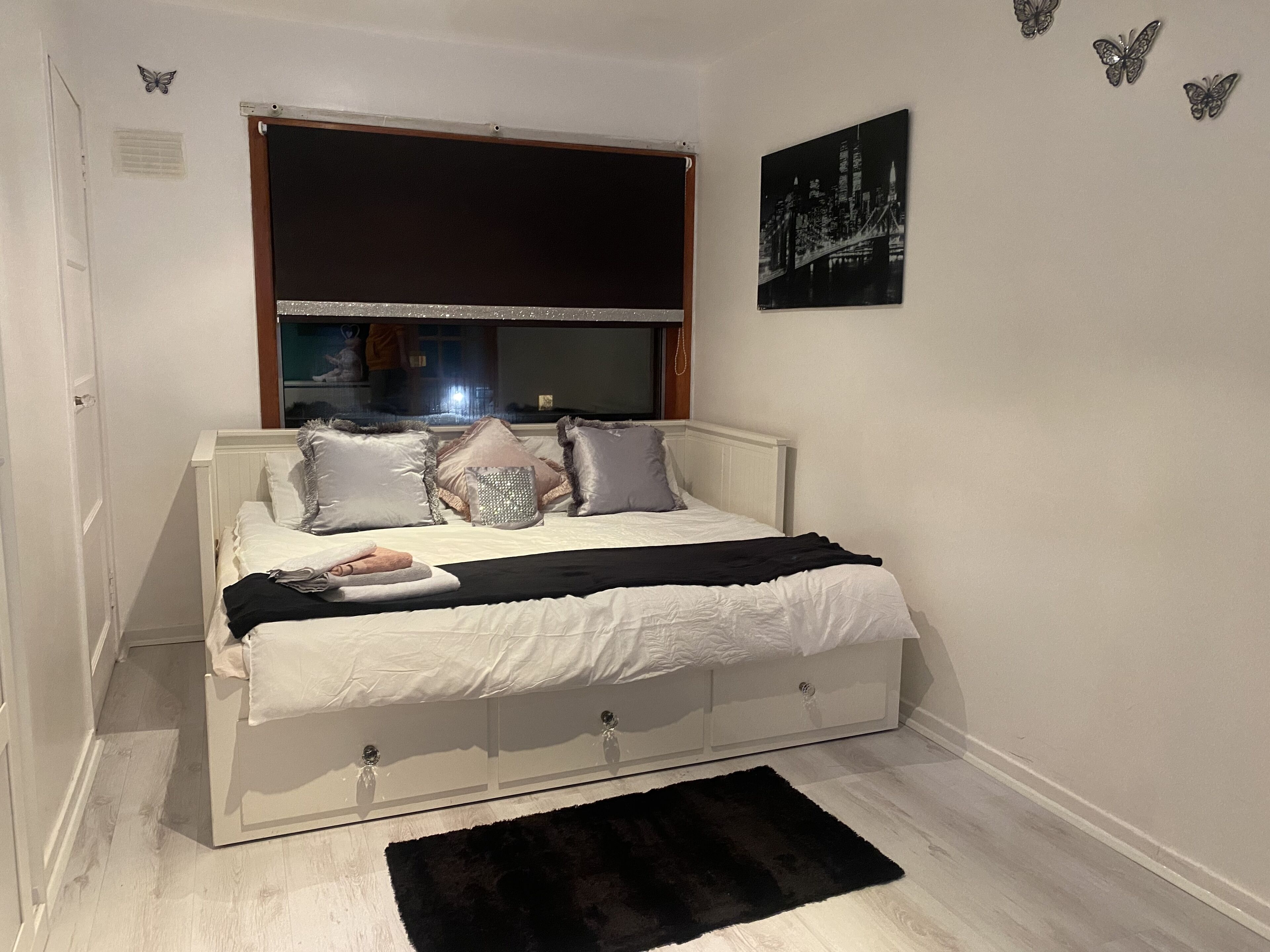 3 bedrooms, iron/ironing board, free WiFi, bed sheets