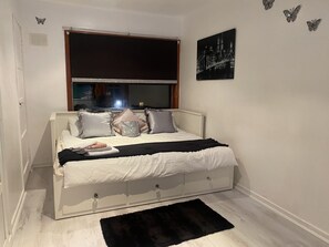 3 habitaciones, tabla de planchar con plancha y wifi gratis 