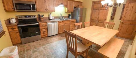 冰箱、微波炉、烤箱、炉灶