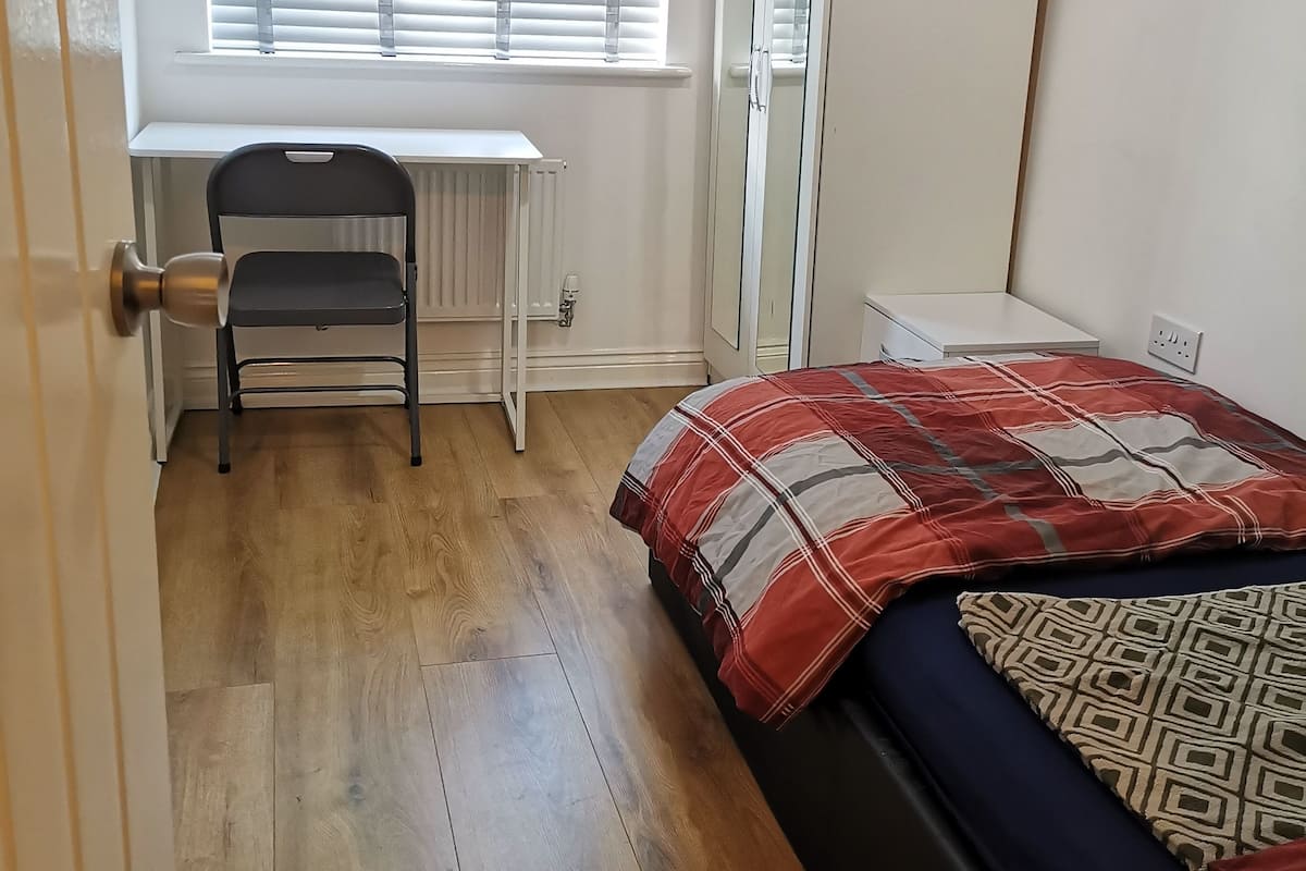 1 bedroom, individually furnished, desk, laptop workspace