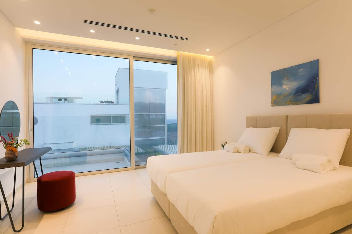 Luksushuvila | 3 makuuhuonetta, tallelokero huoneessa, ilmainen Wi-Fi