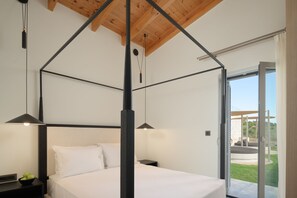 9 bedrooms, in-room safe, desk, iron/ironing board