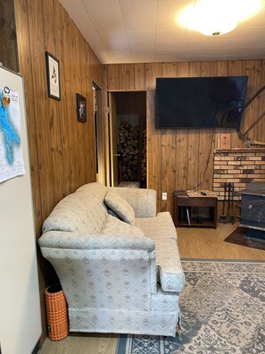 Smart TV, fireplace - Amazing Lakefront on beautiful Candle Lake... (Candle Lake)