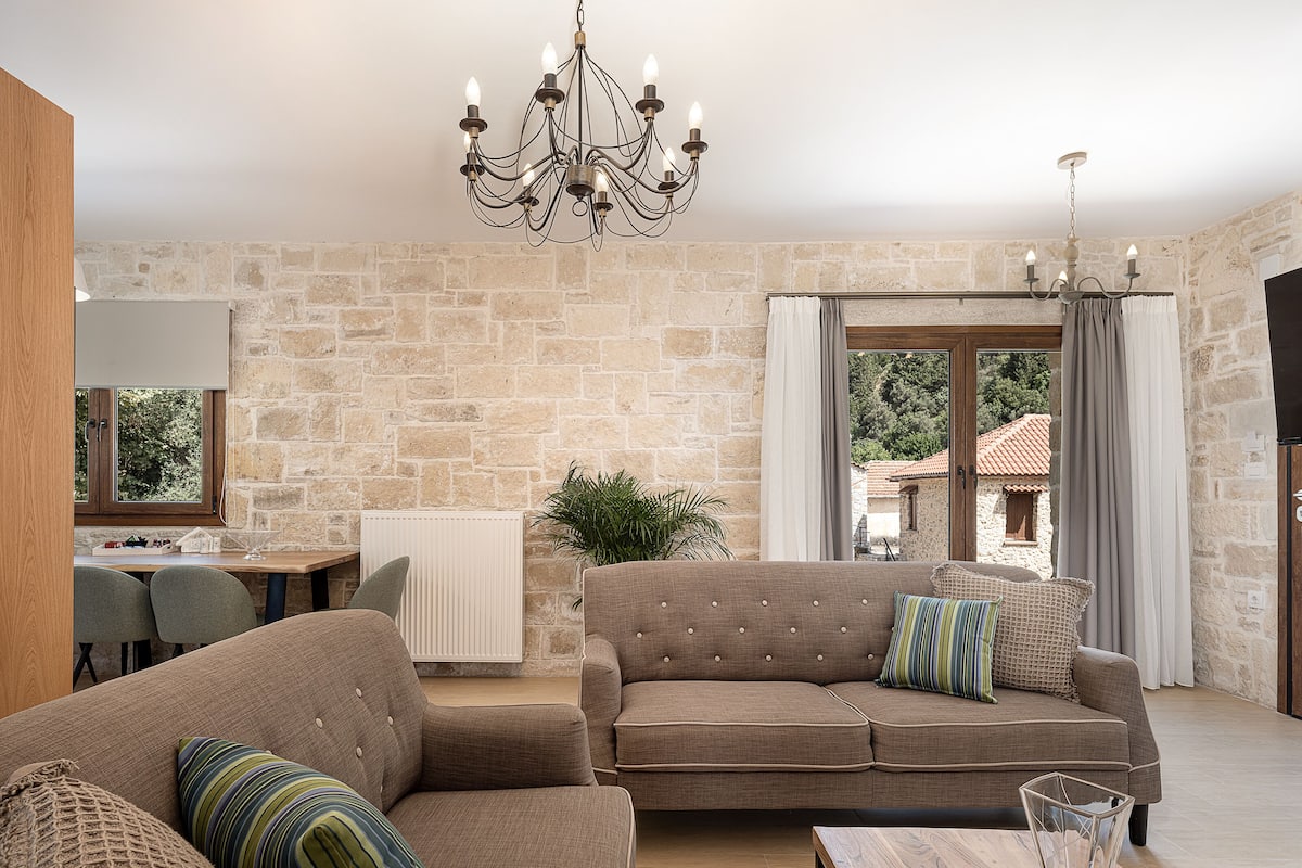 2 Schlafzimmer, Zimmersafe, Schreibtisch, laptopgeeigneter Arbeitsplatz