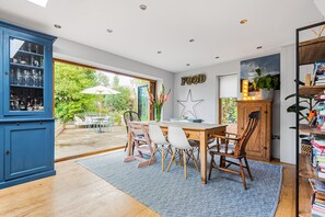 Restaurant - Barton Cottage Bed and Breakfast (Dorchester)