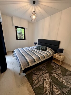 2 bedrooms, iron/ironing board, travel cot, free WiFi