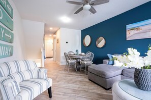 Smart TV, fireplace - Beach1 Waterfront Stunning Views (Wasaga Beach)