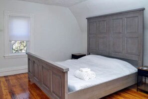 6 habitaciones, escritorio, tabla de planchar con plancha y wifi gratis 