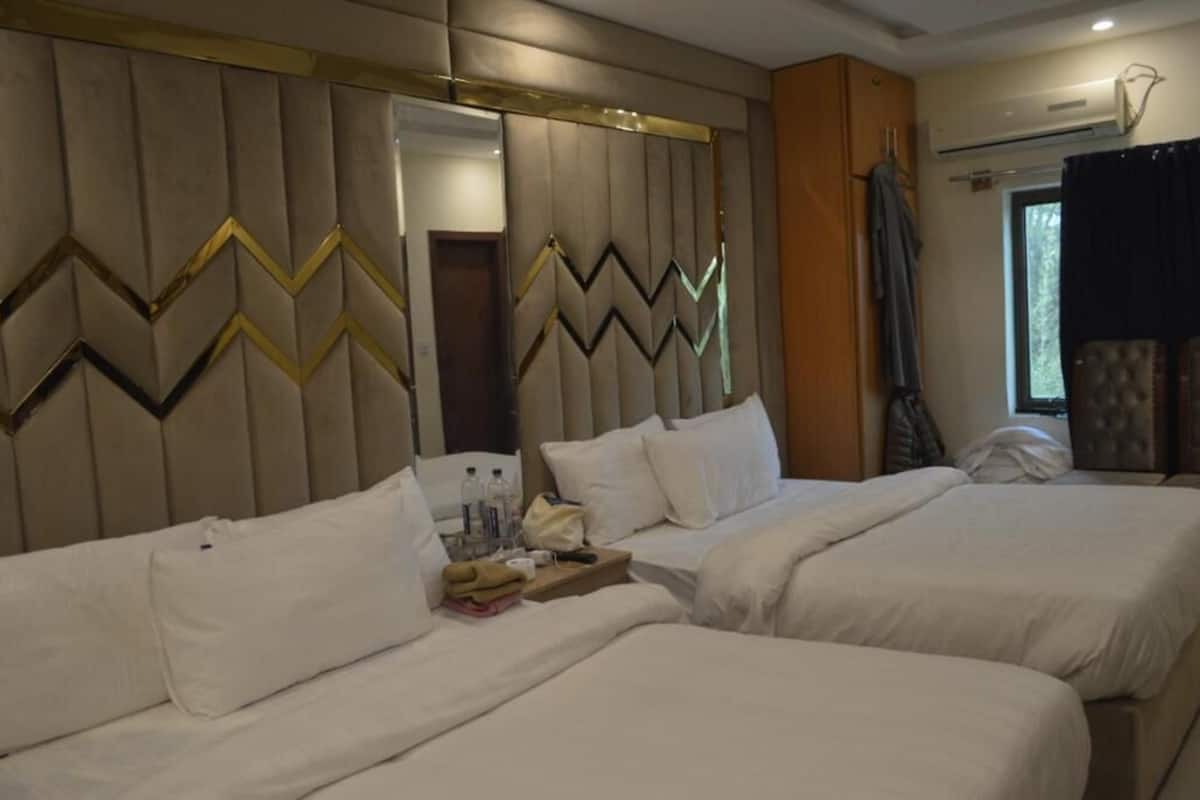 Deluxe Twin Room | Soundproofing, bed sheets