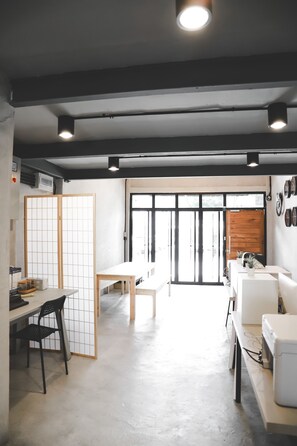 Reception hall - The Cube Hostel Khaosan (Bangkok)