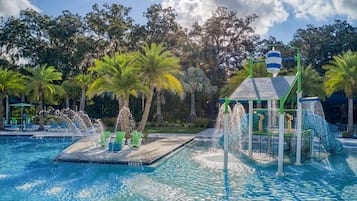 House, 4 Bedrooms | Pool