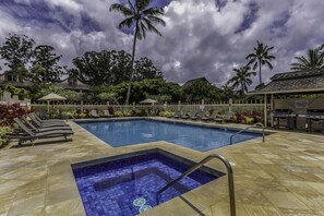 Studio | Pool