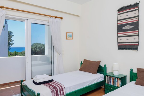 2 bedrooms, desk, iron/ironing board, free WiFi