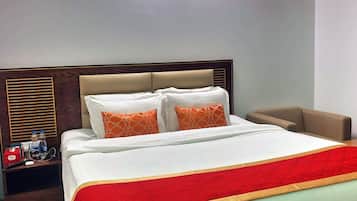 Deluxe Room | 2 bedrooms, iron/ironing board, free WiFi, bed sheets