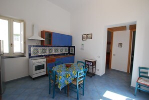 คลาสสิกอพาร์ทเมนท์ | ครัวส่วนตัว | เครื่องครัว/จาน/ช้อนส้อม