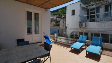 Classic Apartment | Terrace/patio