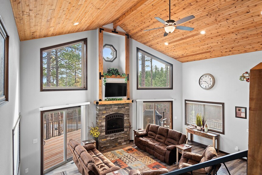 Glen Hollow Lodge- 4 Miles Deadwood, Hot Tub , Paved Roads - Deadwood, SD