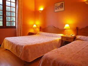 In-room safe, travel crib, free WiFi - Auberge Hotel U Paradisu (Vico)