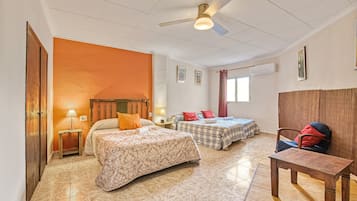 3 bedrooms, iron/ironing board, free WiFi, bed sheets