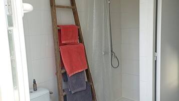 Shower, towels