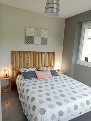 1 bedroom, free WiFi, bed sheets - Studio "La Clématite d'Olt" with Private Terrace and Wi-Fi (Saint côme d'olt)